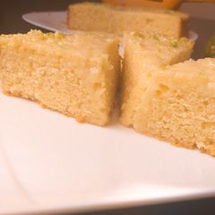 Lemon pound cake with lemon glaze A picture of Lemon pound cake with lemon glaze.