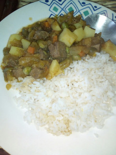 Una foto de Goulash de carne y verduras!
