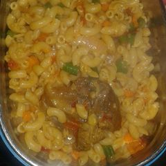 A picture of School lunch Macroni n beef.