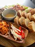 Pâté gan gà với bánh mì