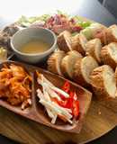 Pâté gan gà với bánh mì