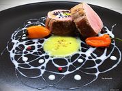Una foto di filetto di maiale al rosmarino