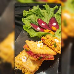 A picture of Crunchy sandwich crackers.