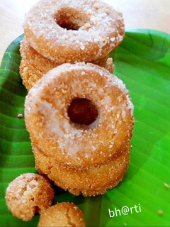क्रिस्पी भगर डोनेट (crispy bhagar donuts recipe in marathi) रेसिपी चे मुख्य फोटो