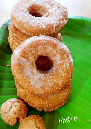 क्रिस्पी भगर डोनेट (crispy bhagar donuts recipe in marathi) रेसिपी चे मुख्य फोटो 