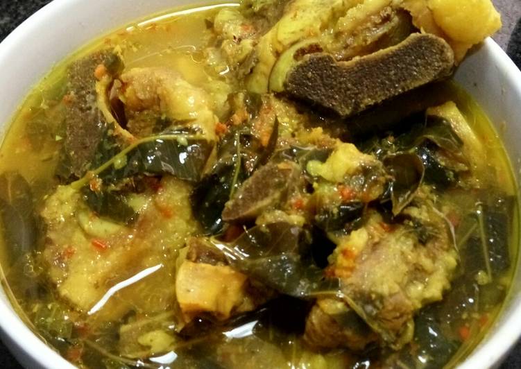 Lempah Kuning Iga Sandung Lamur Pake Daun Kedondong