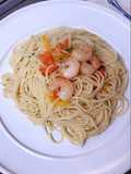 Pasta de camarones y vegetales