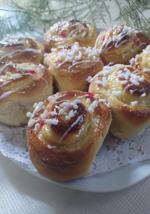 Una foto de Rolls Con Crema Pastelera Rosca De Reyes 😍👑🐫