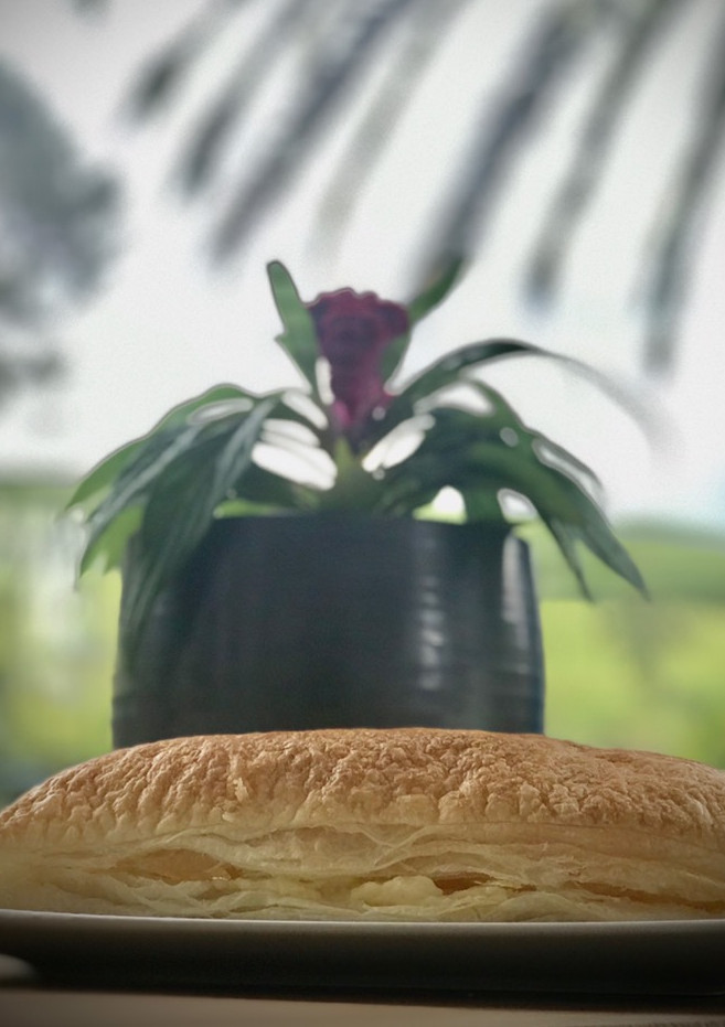 Una foto de Vainilla en crema con milhojas