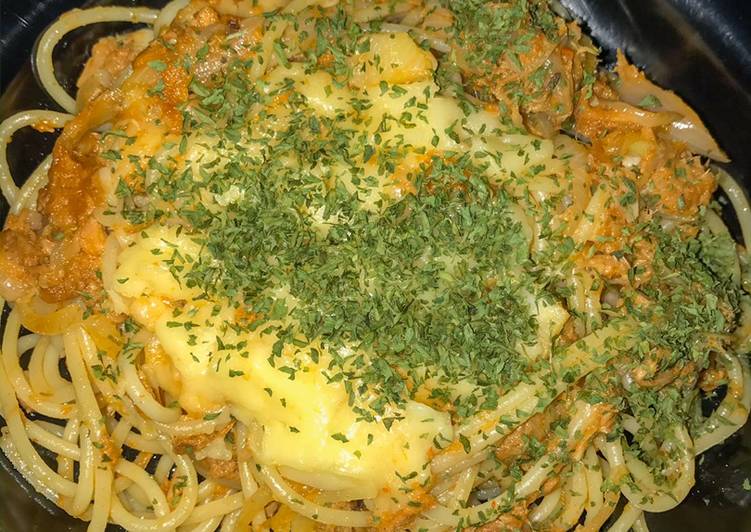 Spaghetti Tuna Aglio Olio with mozarella (simple)