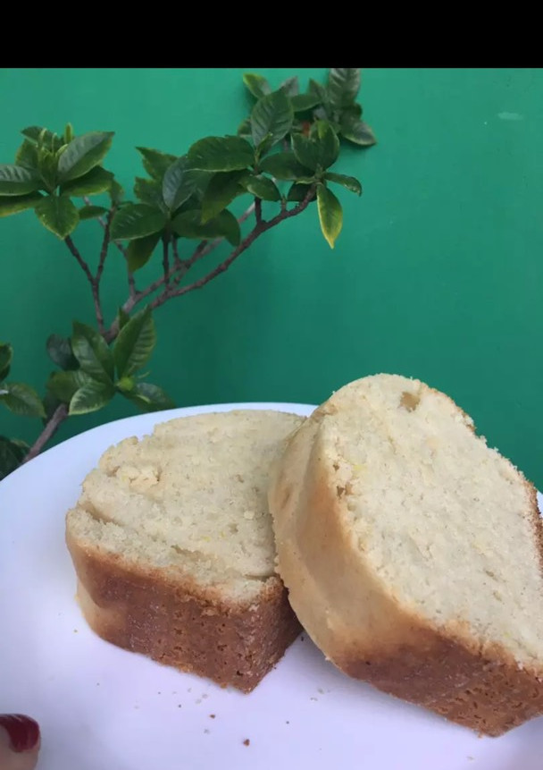Una foto de Budín de limón🍋