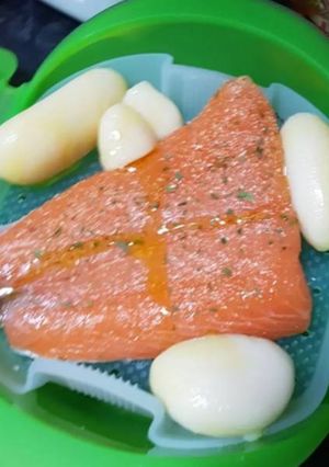 Foto principal de Salmón al vapor (Lékué) sano y en 5 min