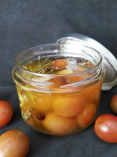 Una foto de Tomates cherry confitados
