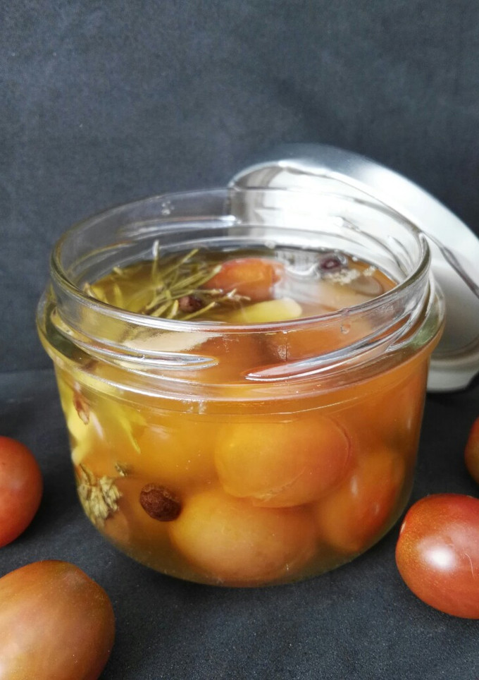 Una foto de Tomates cherry confitados