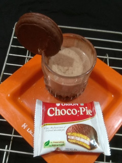 चोको पाई बनाना चॉकलेट मिल्क शेक (choco pie banana chocolate milk shake recipe in Hindi) रेसिपी मुख्य फोटो