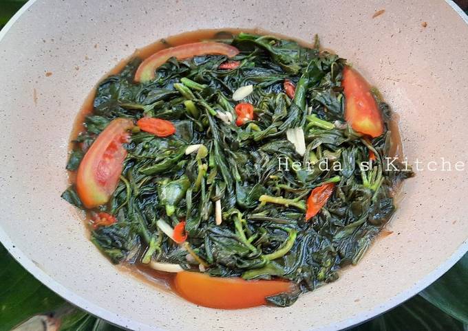 Resep Tumis Daun Ginseng Saus Tiram Oleh Herdas Kitchen Cookpad