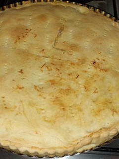 Una foto de Tarta de choclo y pollo con masa casera