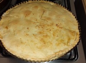 Una foto de Tarta de choclo y pollo con masa casera