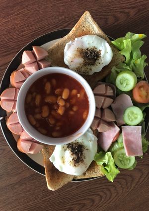 รูปของ ขนมปังปิ้งไข่ดาวน้ำ (poached egg)