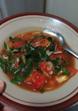 Foto resep Tumis Tomat + Daun Som Jawa