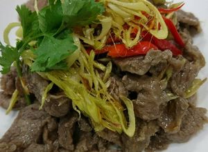 Hình của món Bò xào sả ớt.