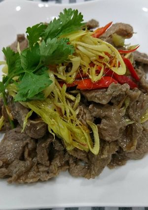 Hình của món Bò xào sả ớt.