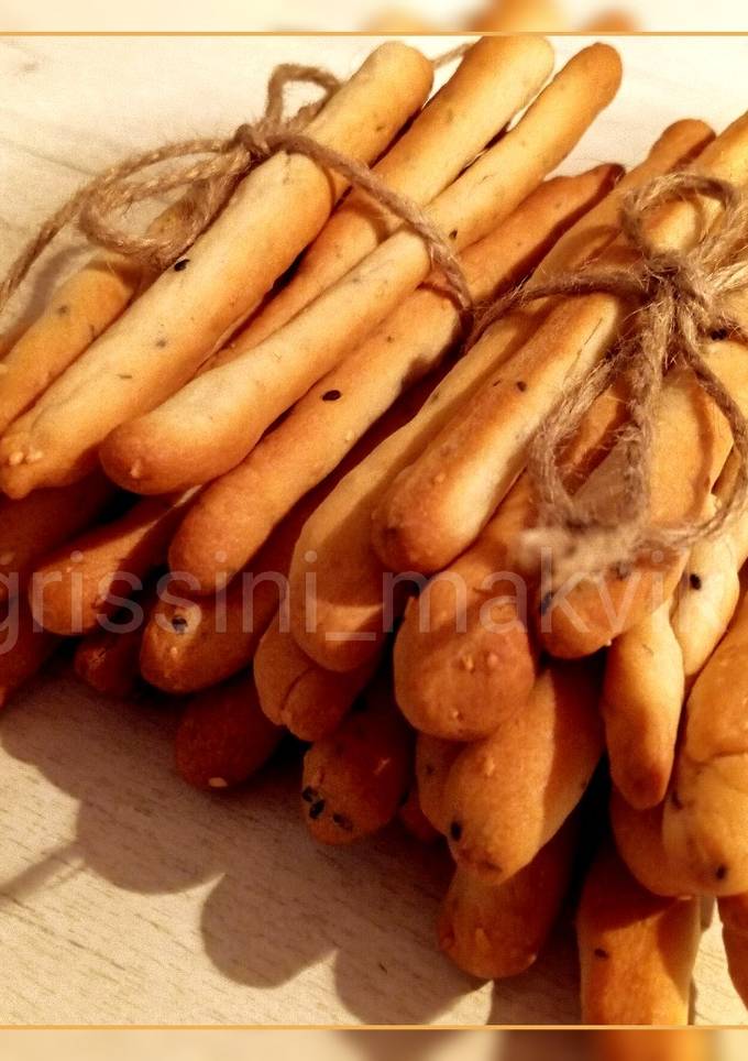 🔸 Грисіні з тим'яном та білим і чорним кунжутом 🔸