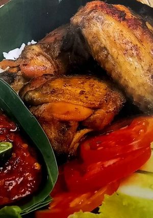 A picture of Crunchy Chicken Wings with Dipping Sauce😋🤗🎉🎈🐔🐤🍞🤹♀️🎊☕.