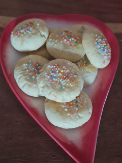 A picture of Lemon Shortbread Cookies.