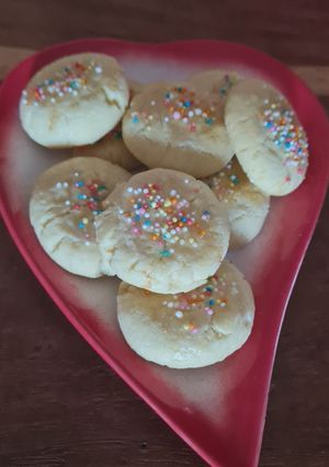 A picture of Lemon Shortbread Cookies.
