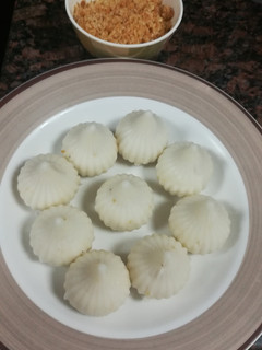 मोदक (Modak recipe in Hindi) रेसिपी मुख्य फोटो