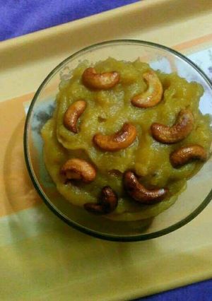 A picture of Makki ke  aate ka halwa.
