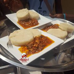 A picture of Boiled yam with Fish sauce.