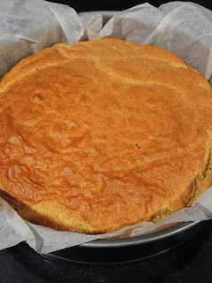 Una foto de Bizcocho de yemas y avena, sin leche