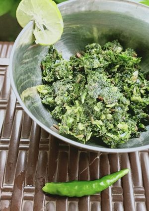 खान्देशी ठेचा (khandeshi thecha recipe in marathi) रेसिपी चे मुख्य फोटो 