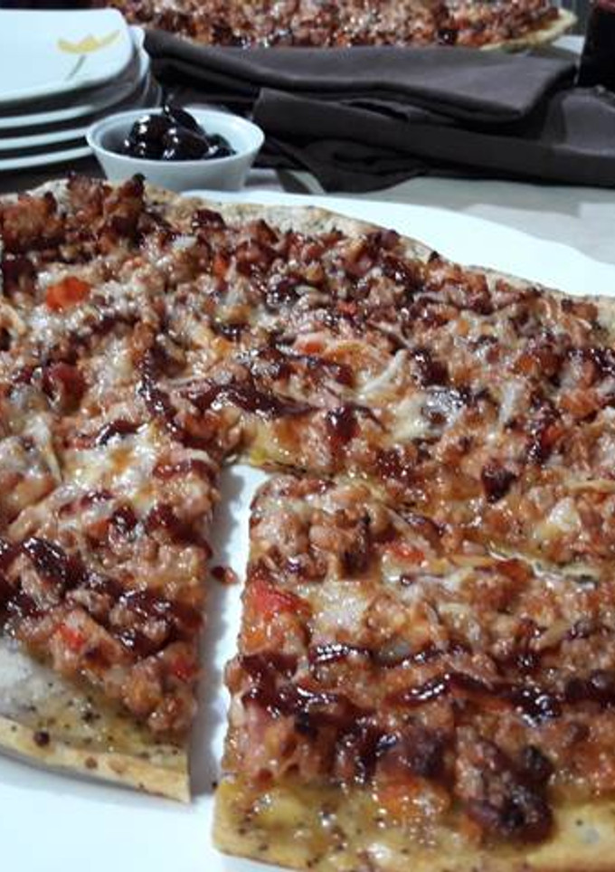 Una foto de Pizza barbacoa