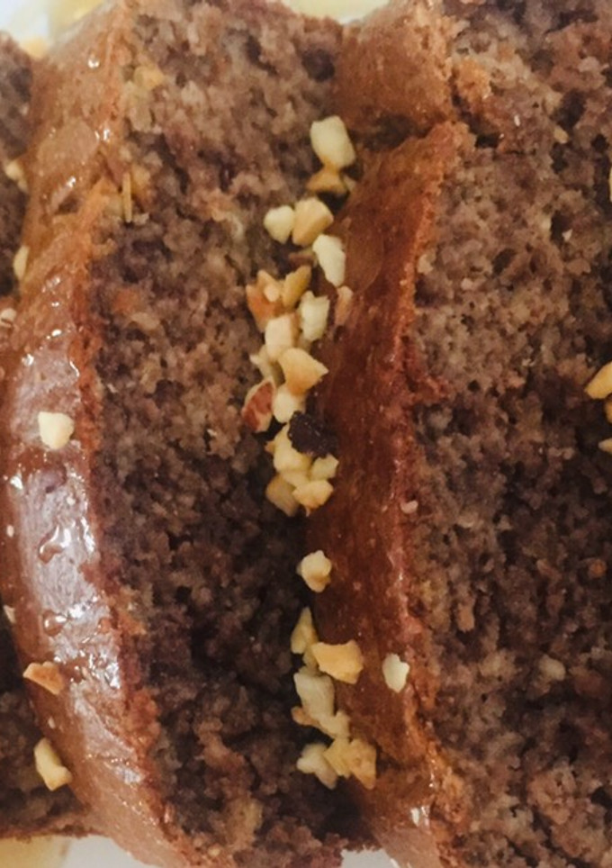 Una foto de Bizcocho de avena, plátano y nueces sin azúcar ni aceite