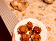 Una foto di quinoa polpette