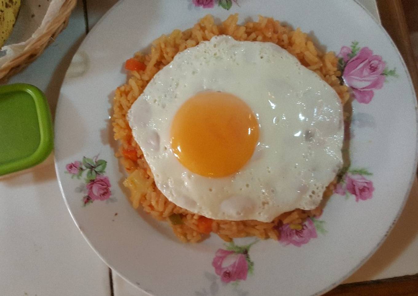 Huevo sobre cama de arroz