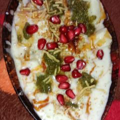 A picture of Idli Chaat.