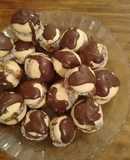 Mini alfajores de fécula de maíz con cobertura de chocolate