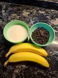 Snack saludable de coco, banana y chocolate