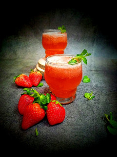 A picture of Strawberry mojito.