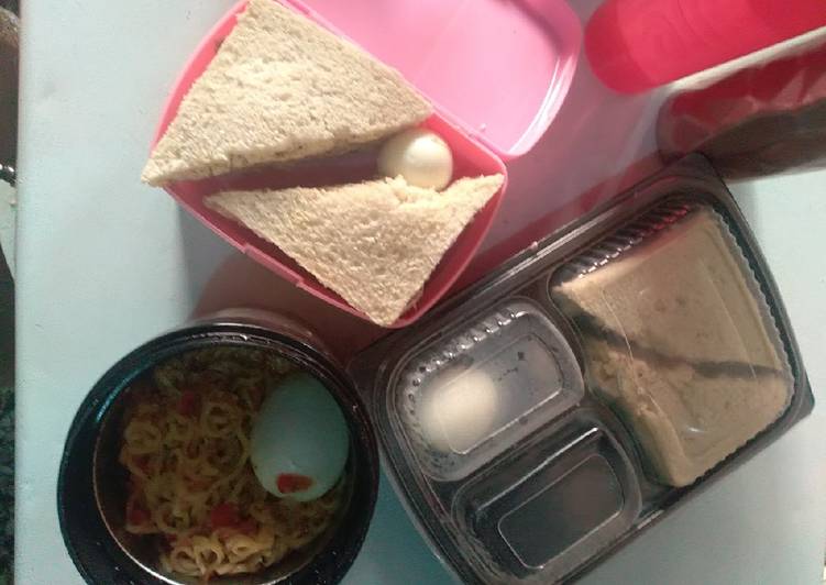 Recipe of Ultimate Sandwiches,boiled eggs and noodles