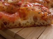 Una foto di impasto focaccia