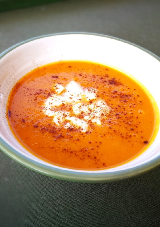 Una foto de Crema de calabaza, boniato y zanahoria