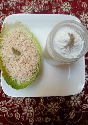 A picture of Amla pachak powder.