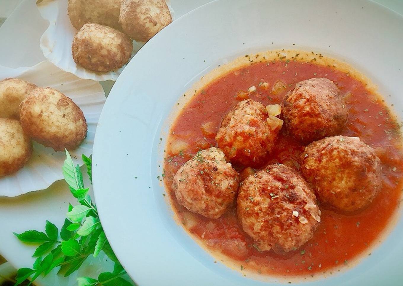 Albóndigas de arroz, merluza y gambón (opción con o sin salsa)