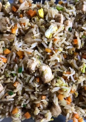 Una foto de Chaw fan de pollo y vegetales