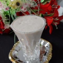 A picture of Chikoo lassi.